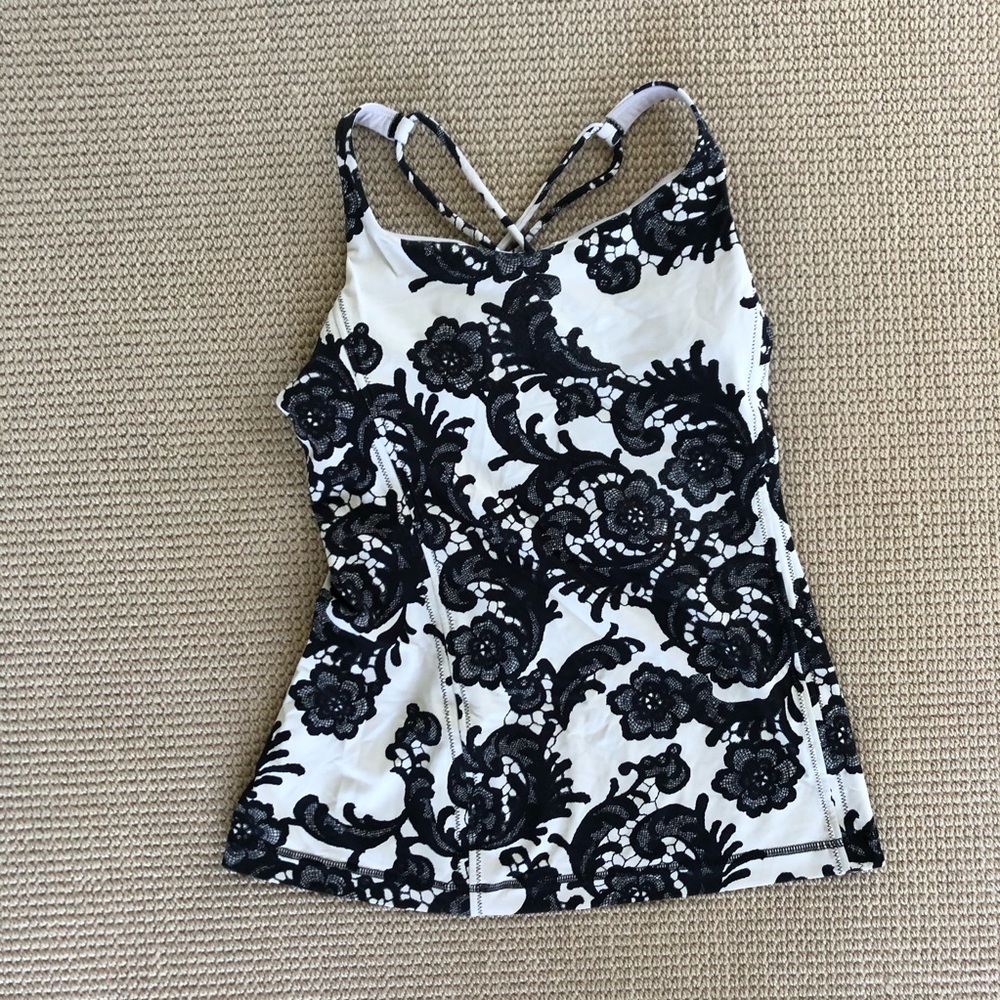Lululemon shelf bra tank top